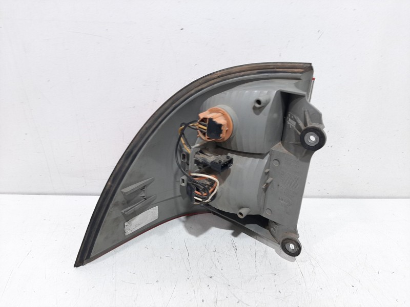 Recambio de piloto trasero derecho para saab 9-5 berlina 2.3 t arc referencia OEM IAM 5142203  