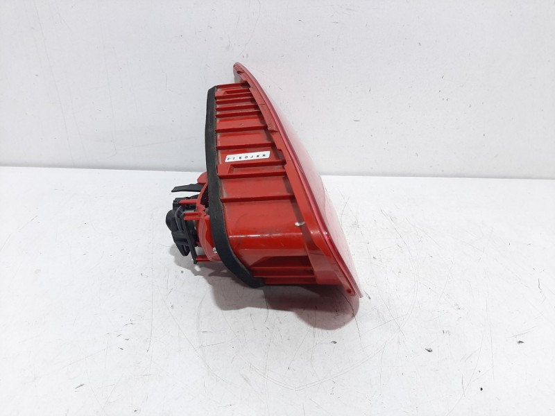 Recambio de piloto porton trasero derecho para seat leon (1p1) comfort limited referencia OEM IAM 89320301  