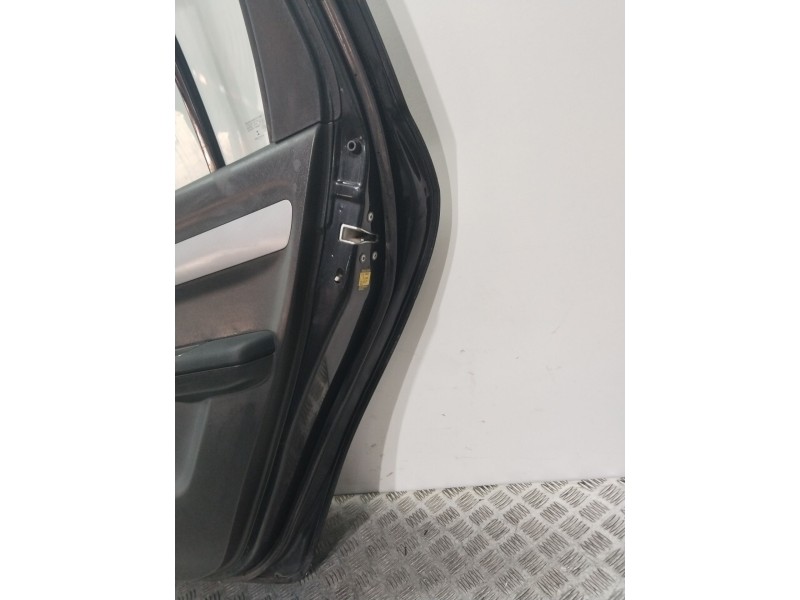 Recambio de puerta trasera derecha para suzuki swift azg (nz) glx referencia OEM IAM 6800362J00  NEGRO