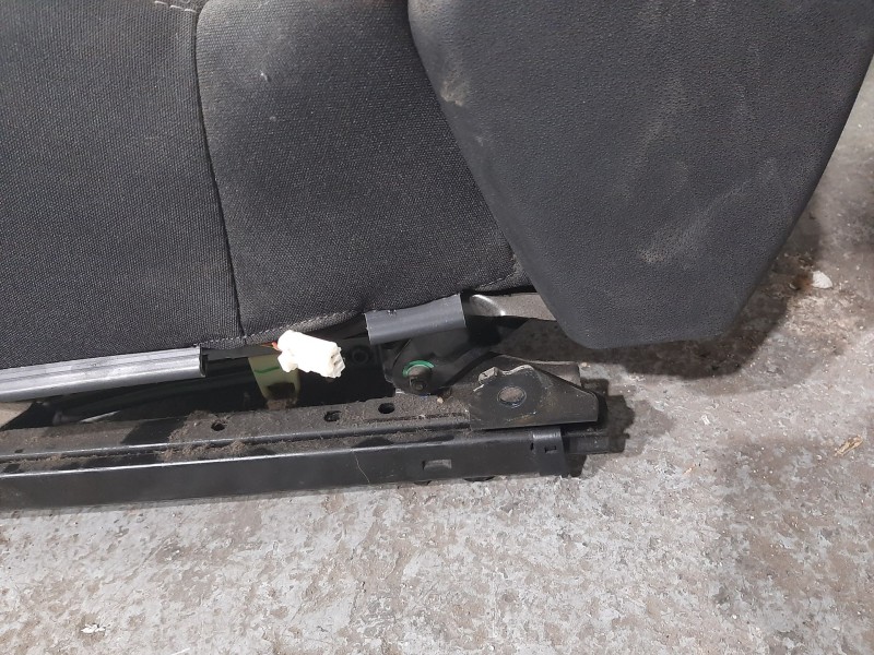 Recambio de asiento delantero derecho para citroën c4 lim. seduction referencia OEM IAM 8864X4  