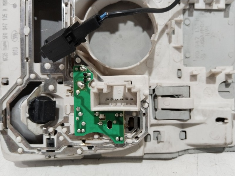 Recambio de luz interior central para seat leon (5f1) reference ecomotive referencia OEM IAM 5F0947105R  