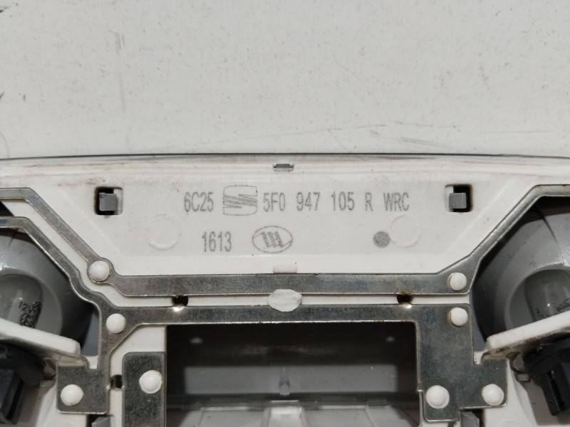 Recambio de luz interior central para seat leon (5f1) reference ecomotive referencia OEM IAM 5F0947105R  
