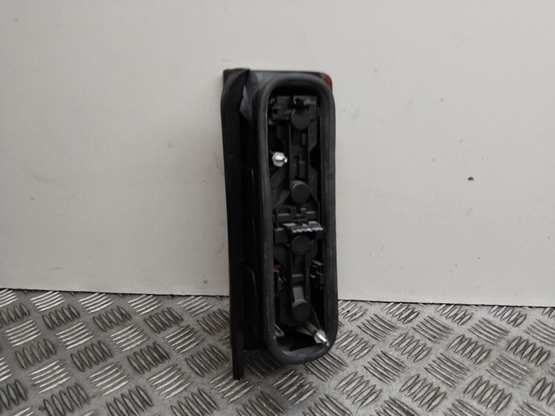 Recambio de piloto trasero izquierdo para opel combo (corsa c) familiar referencia OEM IAM    Recambio de piloto trasero izquierdo para opel combo (corsa c) familiar referencia OEM IAM