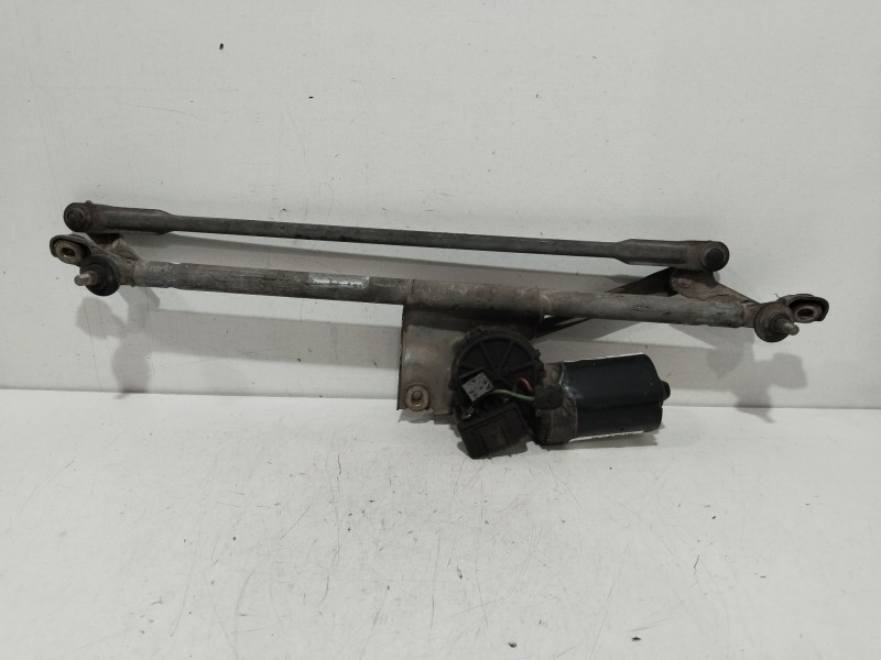 Recambio de motor limpia delantero para opel vectra b berlina cd referencia OEM IAM 0390241142  