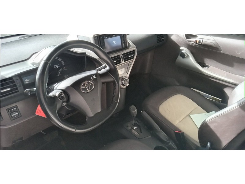 toyota iq del año 2009