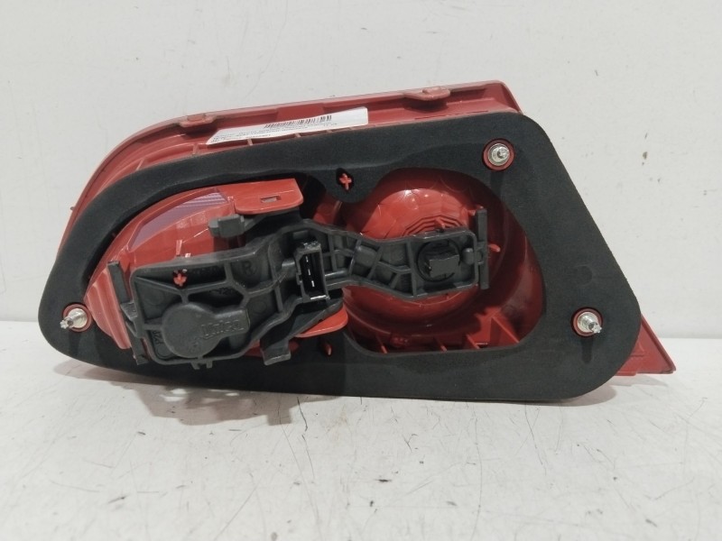 Recambio de piloto porton trasero derecho para seat leon (1p1) reference referencia OEM IAM 89320301  