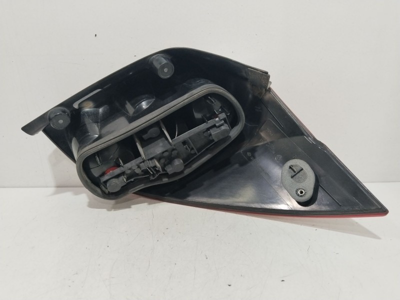 Recambio de piloto trasero izquierdo para renault laguna ii grandtour (kg0) dynamique confort referencia OEM IAM 820002471  