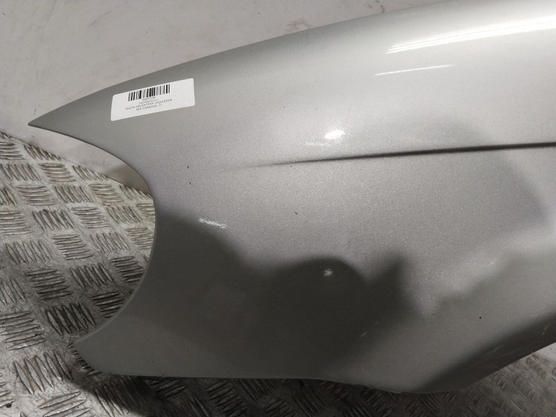 Recambio de aleta delantera izquierda para kia carnival ii 2.9 crdi lx referencia OEM IAM 0K55A52211  PLATA