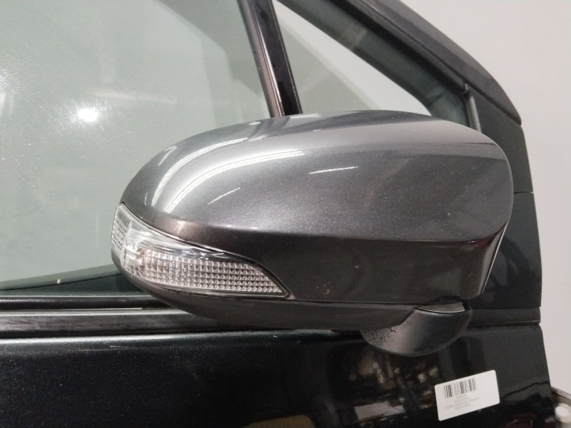 Recambio de puerta delantera derecha para toyota yaris hybrid active referencia OEM IAM 67001K0020  GRIS