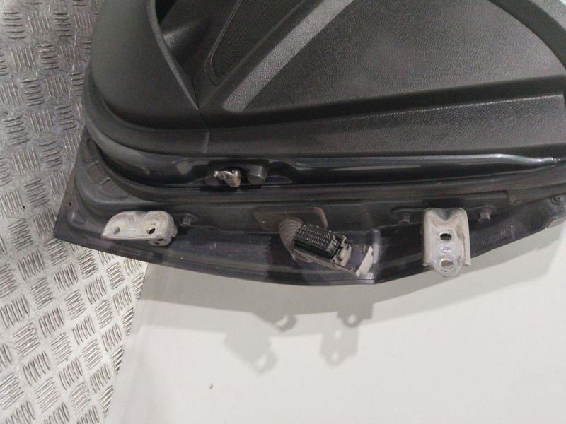 Recambio de puerta delantera izquierda para hyundai i40 cab bluedrive referencia OEM IAM 760033Z000  NEGRO