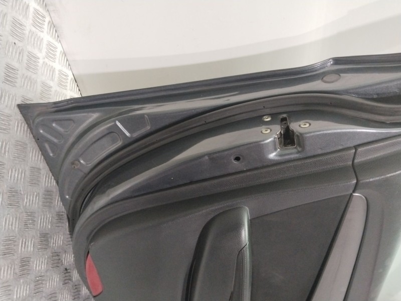 Recambio de puerta delantera izquierda para hyundai i40 cab bluedrive referencia OEM IAM 760033Z000  NEGRO