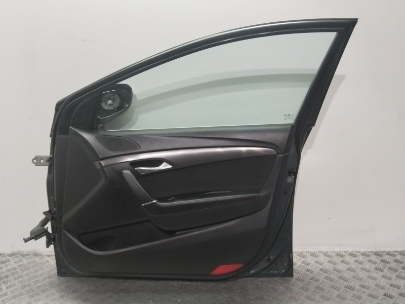 Recambio de puerta delantera derecha para hyundai i40 cab bluedrive referencia OEM IAM 760043Z000  NEGRO