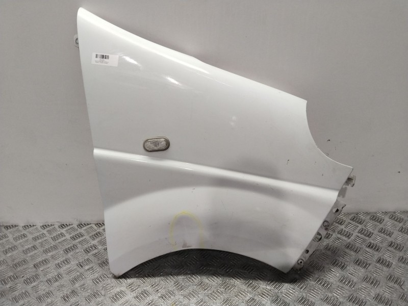 Recambio de aleta delantera derecha para renault trafic furgón l1h1 2,7t referencia OEM IAM 7782524467  