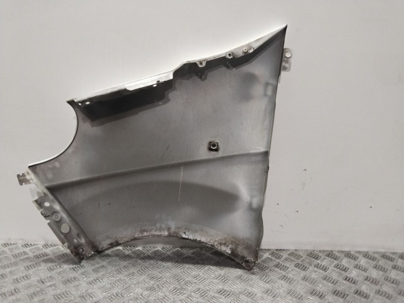 Recambio de aleta delantera derecha para renault trafic furgón l1h1 2,7t referencia OEM IAM 7782524467  