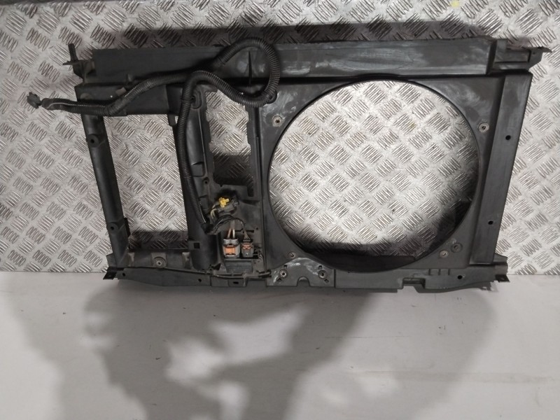 Recambio de panel frontal para peugeot 5008 active referencia OEM IAM 9676568780  