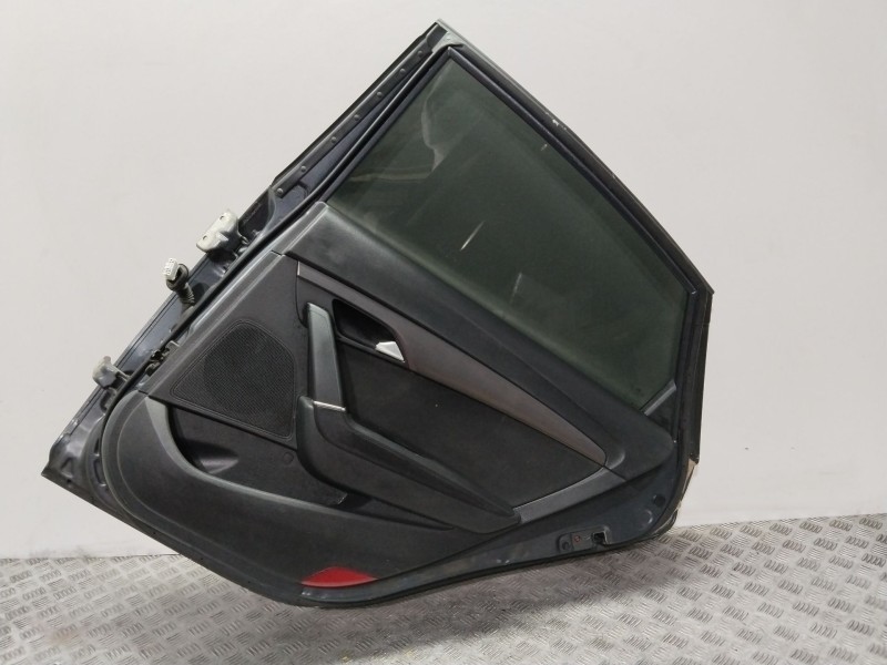Recambio de puerta trasera derecha para hyundai i40 cab bluedrive referencia OEM IAM 770043Z300  GRIS