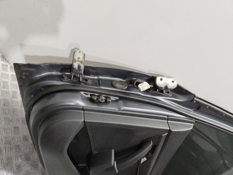 Recambio de puerta trasera derecha para hyundai i40 cab bluedrive referencia OEM IAM 770043Z300  GRIS