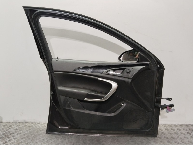Recambio de puerta delantera derecha para opel insignia berlina cosmo referencia OEM IAM 13274119  GRANATE
