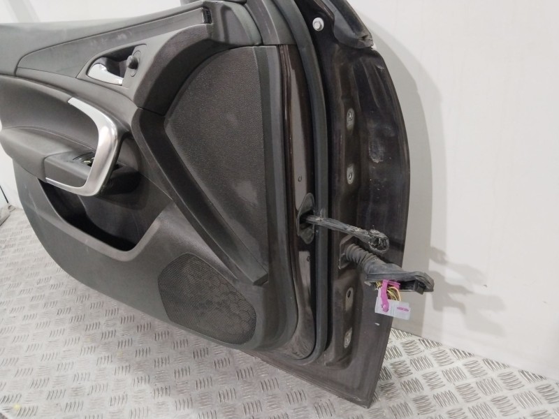 Recambio de puerta delantera derecha para opel insignia berlina cosmo referencia OEM IAM 13274119  GRANATE