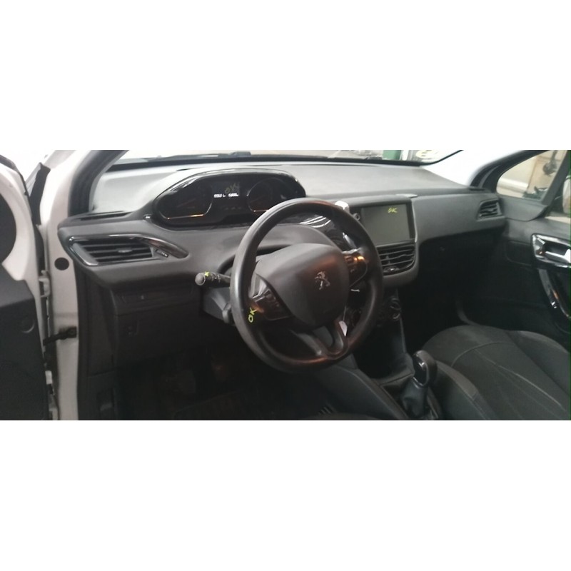 PEUGEOT 208 - imagen 5