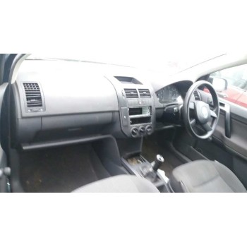 VOLKSWAGEN POLO (9N1)
