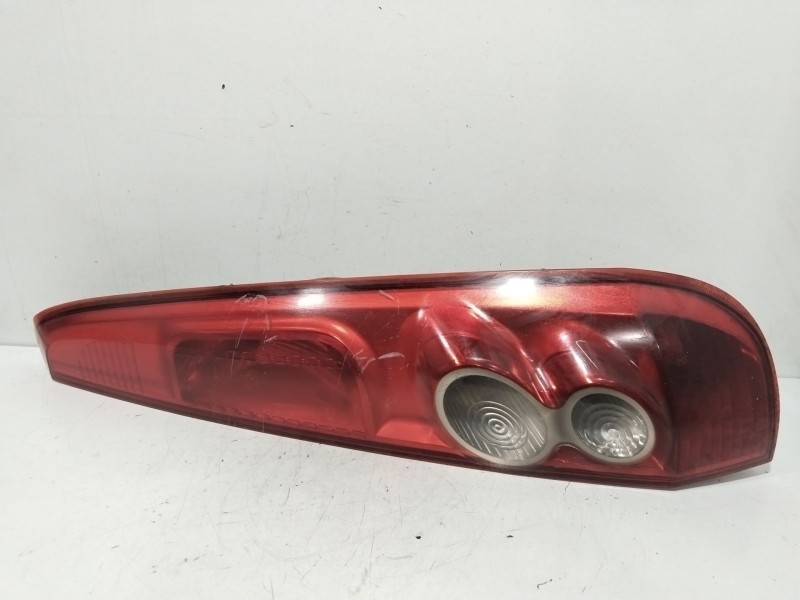 Recambio de piloto trasero derecho para ford fiesta (cbk) ambiente referencia OEM IAM RS1022A01AR00F00  