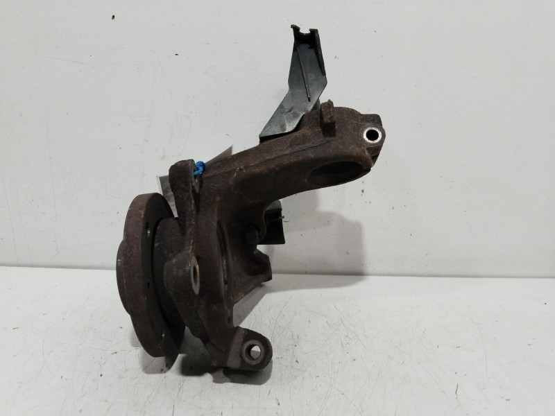 Recambio de mangueta delantera derecha para peugeot 206+ básico referencia OEM IAM 364775  