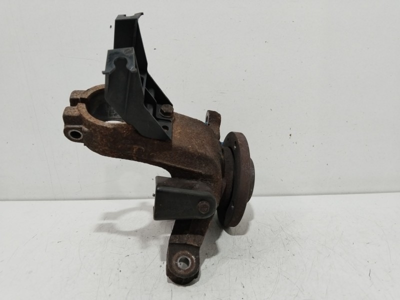 Recambio de mangueta delantera derecha para peugeot 206+ básico referencia OEM IAM 364775  