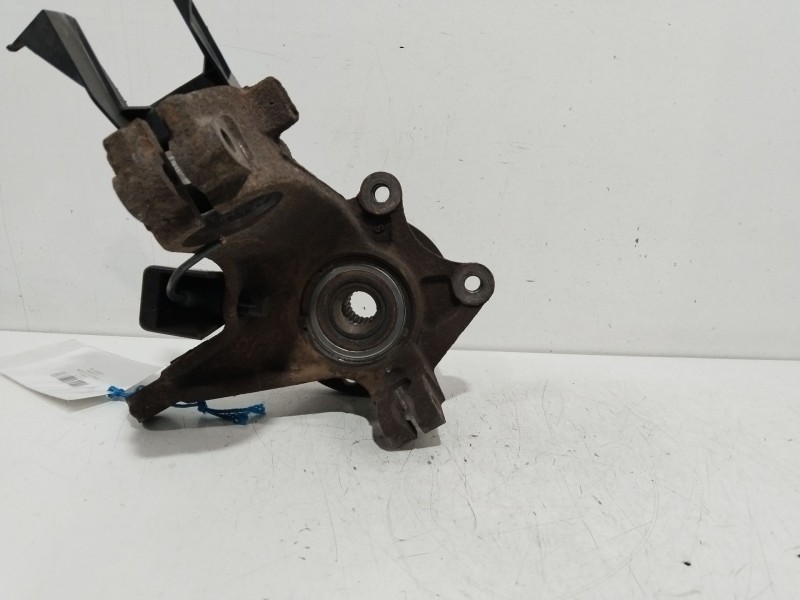 Recambio de mangueta delantera izquierda para peugeot 206+ básico referencia OEM IAM 364675  
