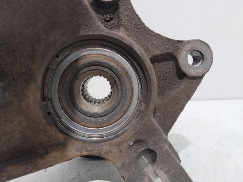 Recambio de mangueta delantera izquierda para peugeot 206+ básico referencia OEM IAM 364675  