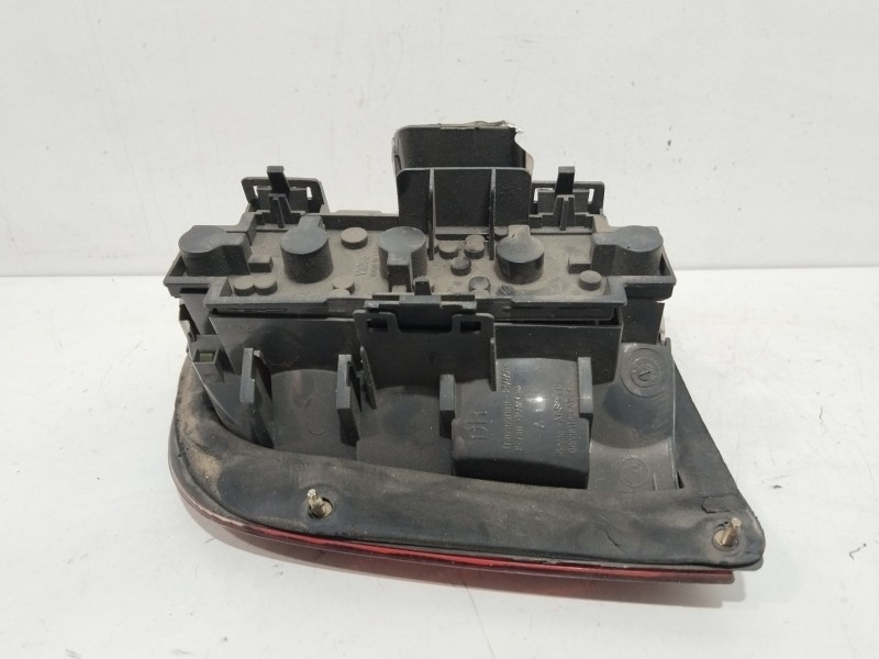 Recambio de piloto trasero derecho para skoda octavia berlina (1u2) ambiente referencia OEM IAM 1U6945112C  