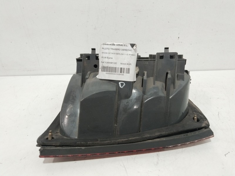 Recambio de piloto trasero derecho para skoda octavia berlina (1u2) ambiente referencia OEM IAM 1U6945112C  