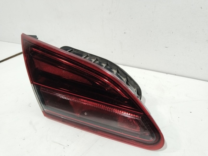 Recambio de piloto porton trasero izquierdo para opel astra j gtc sportive referencia OEM IAM 13281878  