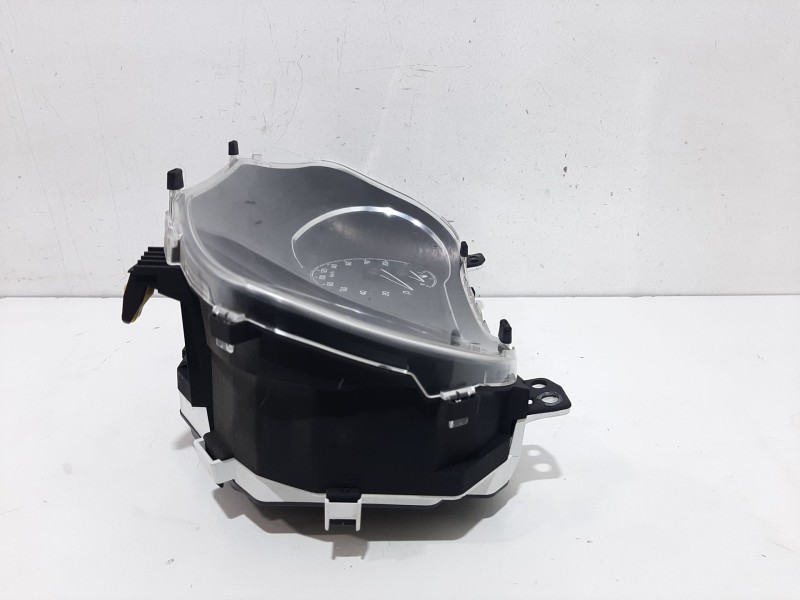 Recambio de cuadro instrumentos para toyota yaris hybrid active referencia OEM IAM 83800F5441  