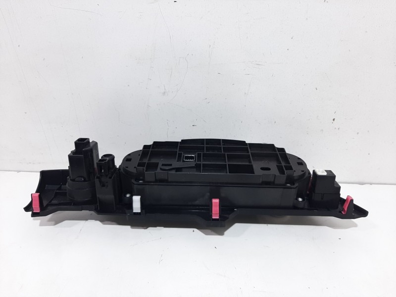 Recambio de mando calefaccion / aire acondicionado para toyota yaris hybrid active referencia OEM IAM 559000D800  