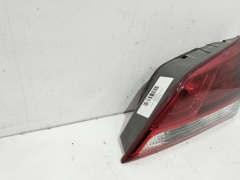 Recambio de piloto porton trasero derecho para hyundai i40 cab bluedrive referencia OEM IAM 924043Z6  