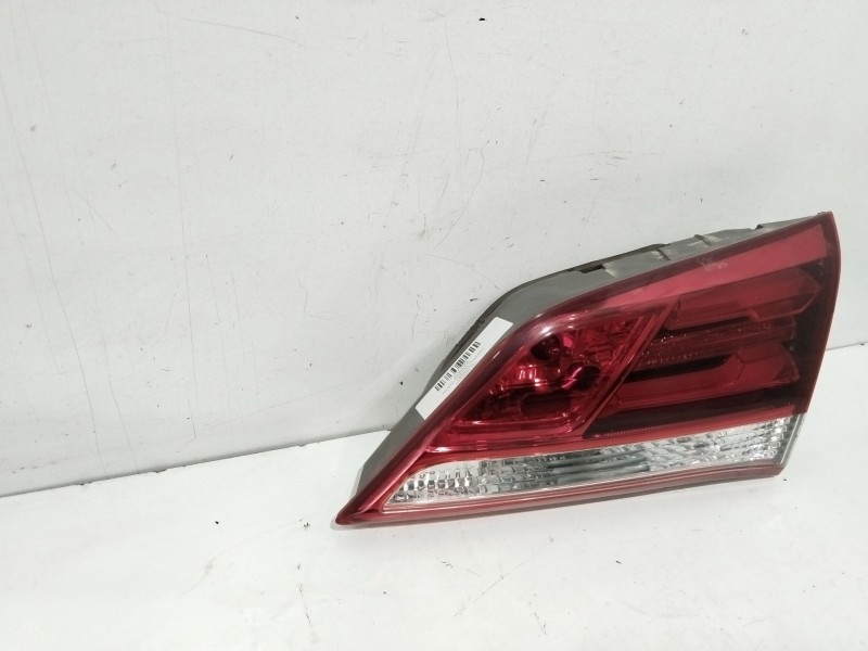 Recambio de piloto porton trasero derecho para hyundai i40 cab bluedrive referencia OEM IAM 924043Z6  