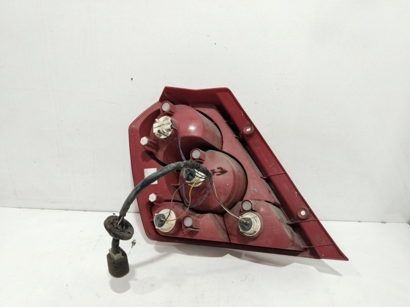 Recambio de piloto trasero derecho para daewoo kalos 1.4 se referencia OEM IAM 300267R  