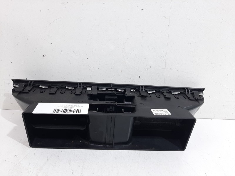 Recambio de rejilla aireadora central para seat toledo (kg3) reference referencia OEM IAM 5JA820951B  