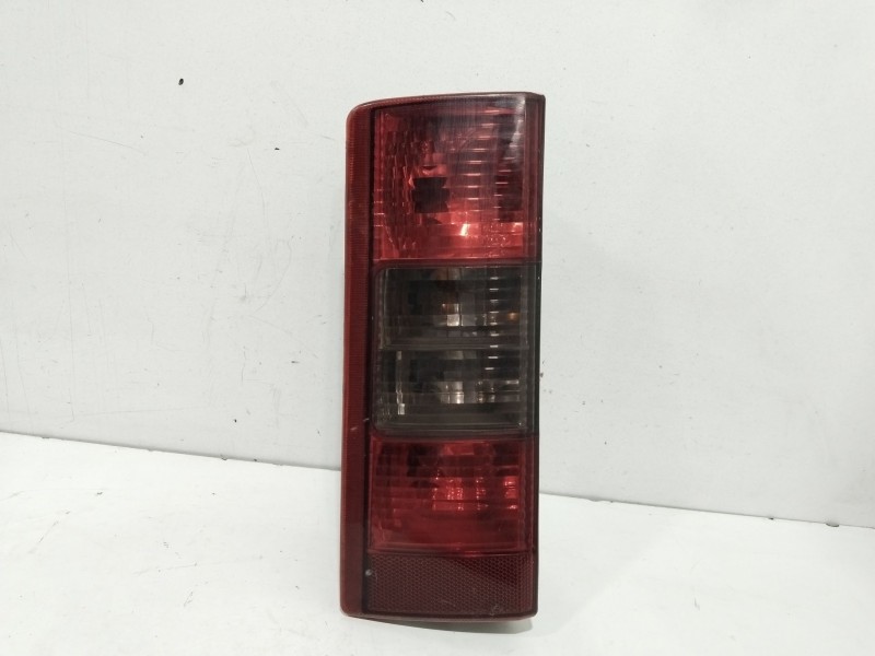 Recambio de piloto trasero izquierdo para opel combo (corsa c) familiar referencia OEM IAM 084421941LB  