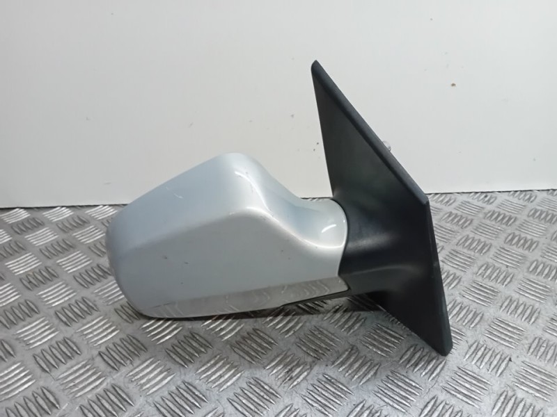 Recambio de retrovisor derecho para hyundai matrix (fc) 1.6 gls referencia OEM IAM 8762017700CA  