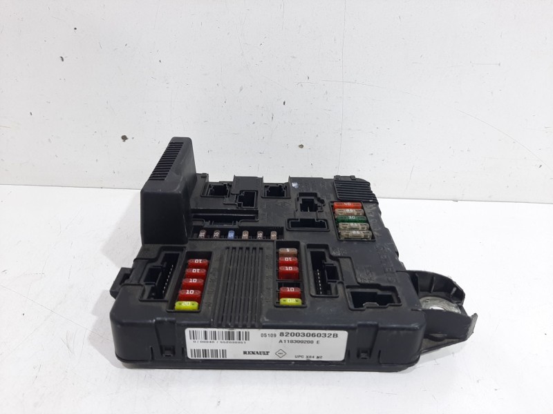 Recambio de modulo electronico para renault scenic ii privilege referencia OEM IAM A118399200  