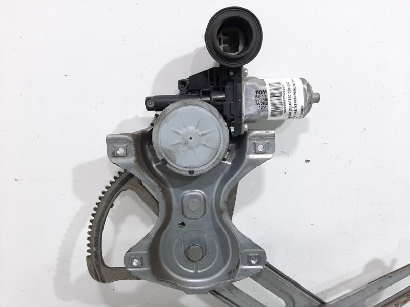 Recambio de elevalunas delantero derecho para toyota yaris (ksp9/scp9/nlp9) básico referencia OEM IAM 857100D100  