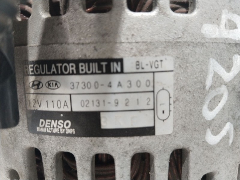 Recambio de alternador para kia sorento 2.5 crdi active referencia OEM IAM 373004A300  