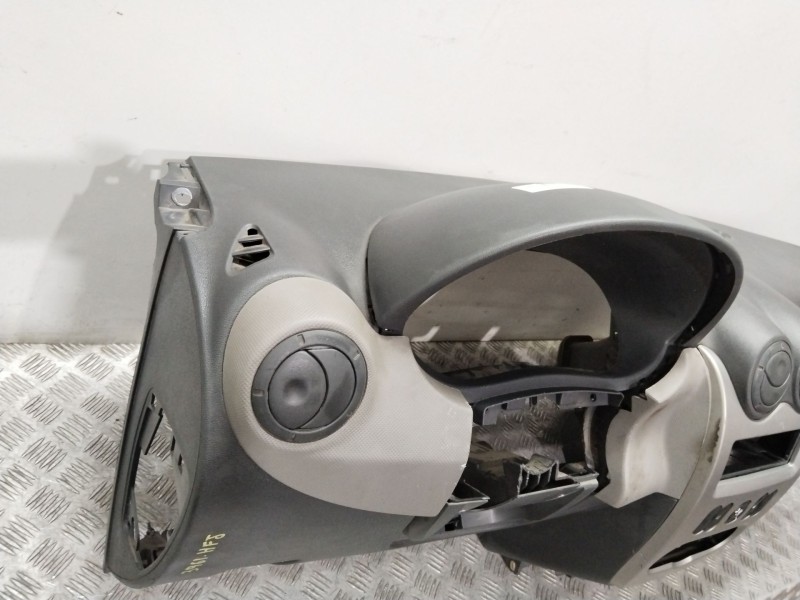 Recambio de salpicadero para dacia sandero ambiance referencia OEM IAM 278600249R  