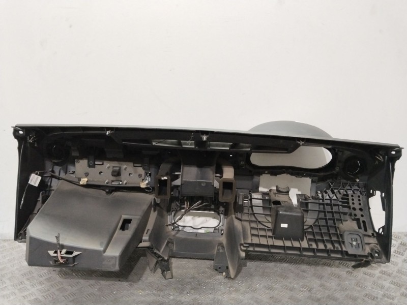 Recambio de salpicadero para dacia sandero ambiance referencia OEM IAM 278600249R  