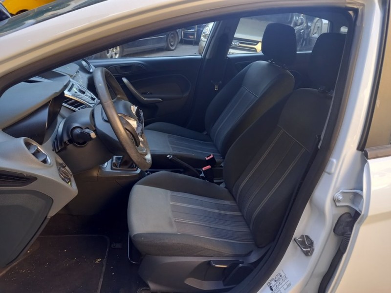 ford fiesta (cb1) del año 2010