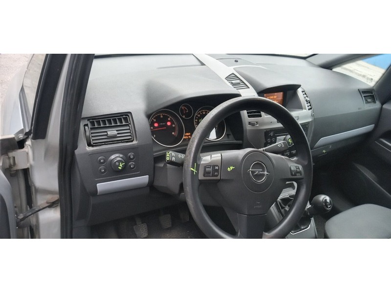 opel zafira b del año 2005 opel zafira b del año 2005