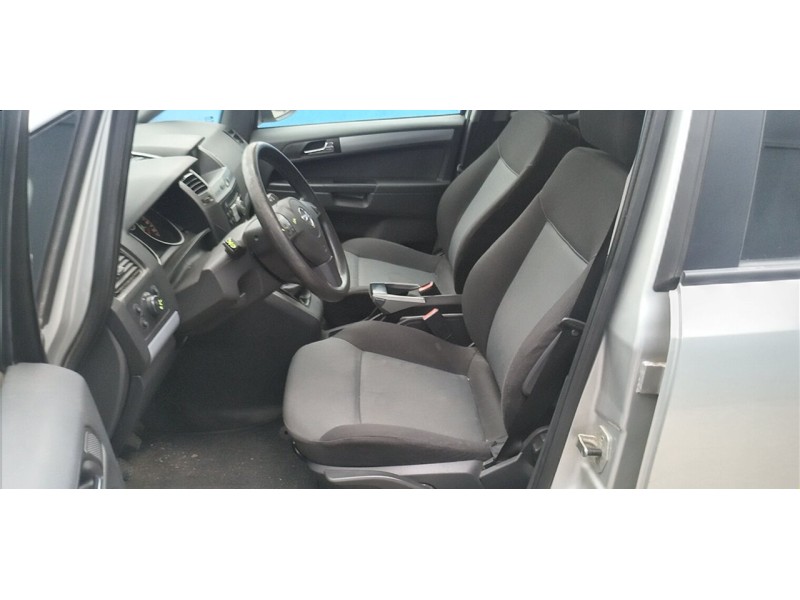 opel zafira b del año 2005 opel zafira b del año 2005