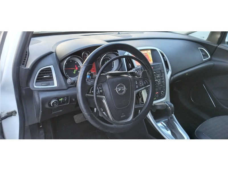 opel astra j gtc del año 2012 opel astra j gtc del año 2012